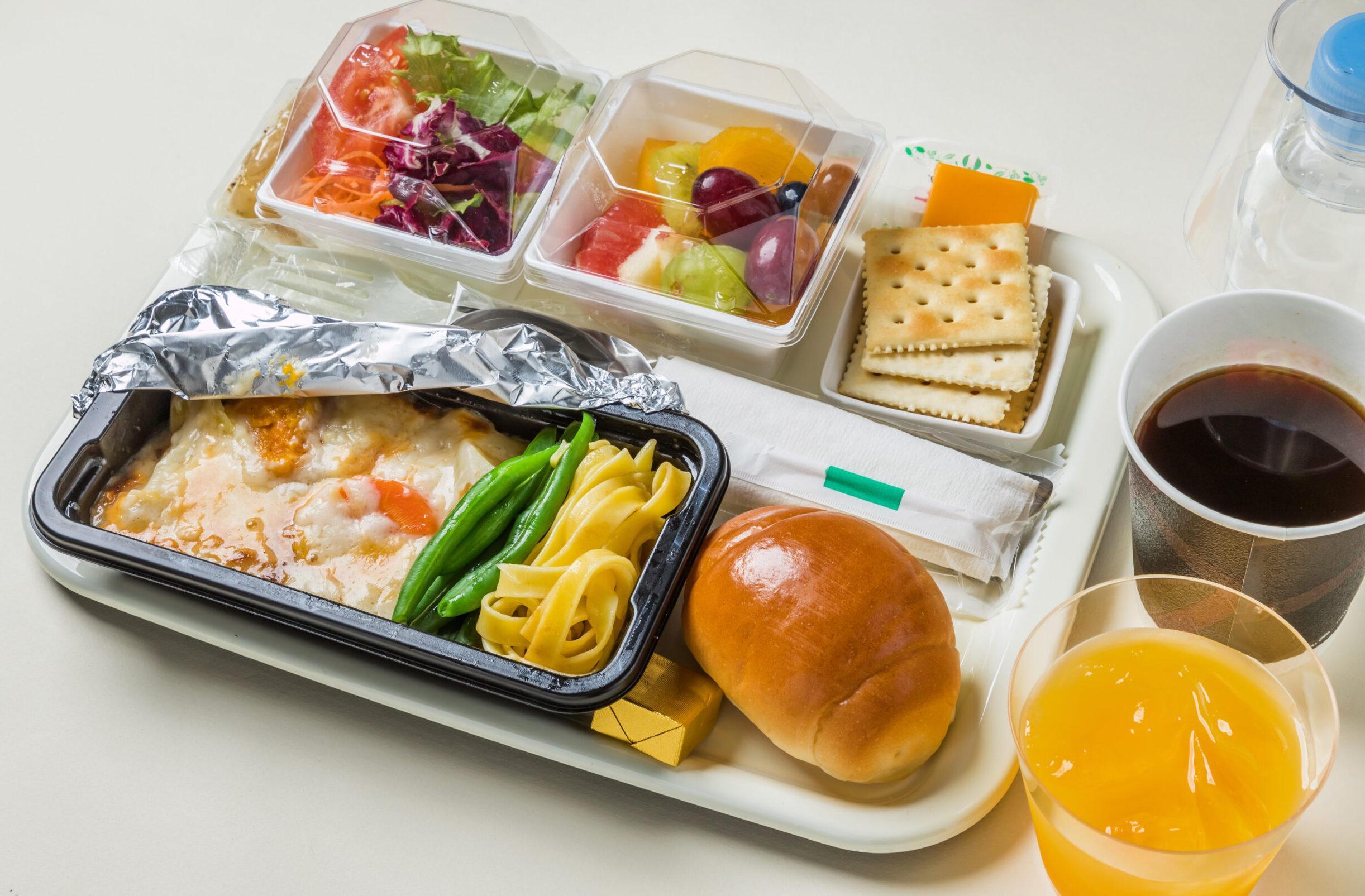 اطلاعاتی جالب راجع به غذای هواپیماها و نباید های غذایی در پرواز 
